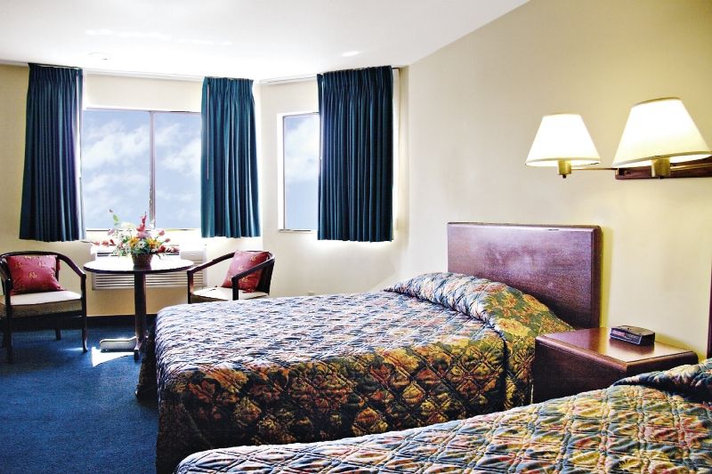 Western Dragon Gate Hotel